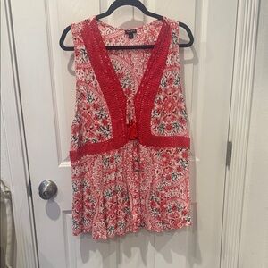 torrid Red and White Floral Crochet-Trim Sleeveless Top